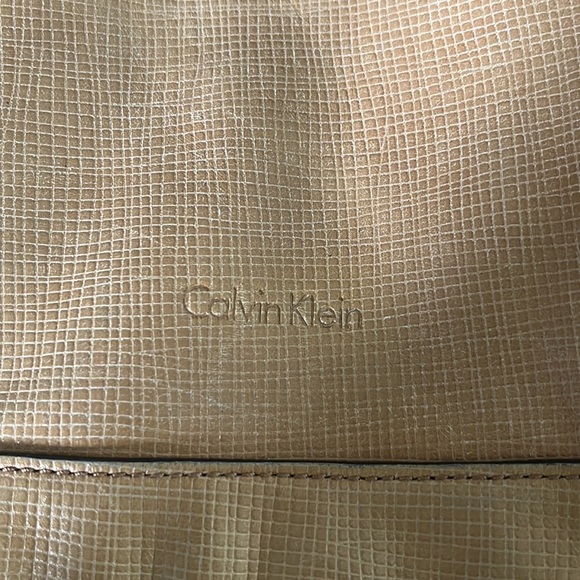 Calvin Klein   Shoulder Bag Tan  EUC 17w x 13h  Fine Stitching  hobo bag large - Picture 16 of 16